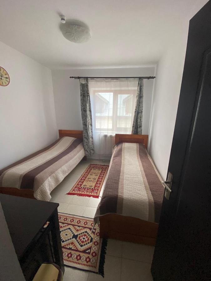 Casa Marguta Hotel Jászvásár Kültér fotó